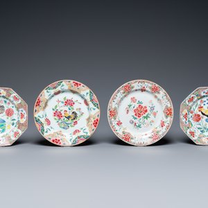 Six assiettes en porcelaine de Chine famille rose aux décors de coqs et de fleurs, Qianlong — photo 2