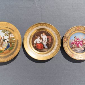 Six assiettes en porcelaine dorée, origines diverses, 18/19ème — photo 37