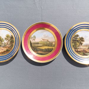 Six assiettes en porcelaine dorée, origines diverses, 18/19ème — photo 39