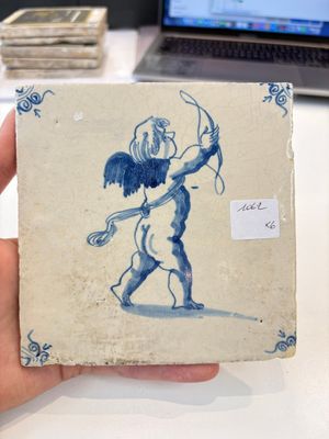Six blue and white Dutch Delft 'figure' tiles , 17th C. — photo 11