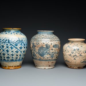 Six blue and white Islamic pottery storage jars, Persia, 17/19th C. — 照片 11