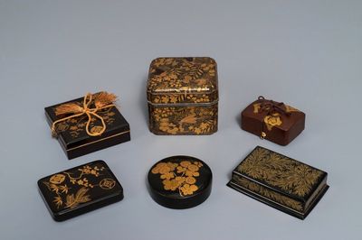 Six boîtes couvertes en laque de Japon, Meiji/Showa, 19/20ème