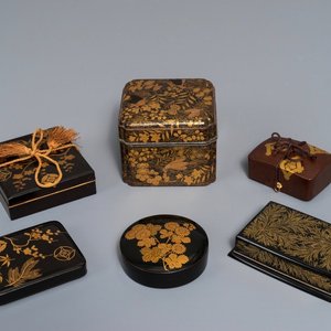 Six boîtes couvertes en laque de Japon, Meiji/Showa, 19/20ème — photo 1