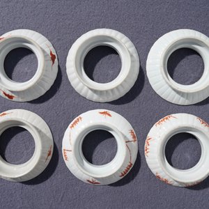 Six bols couverts sur supports en porcelaine de Chine famille rose, 19ème — photo 18