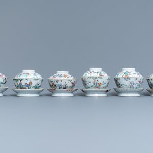 Six bols couverts sur supports en porcelaine de Chine famille rose, 19ème — photo 2