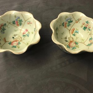 Six bols en porcelaine de Chine céladon et une paire de bols sur supports pour le marché Peranakan ou Straits, 19ème — photo 25