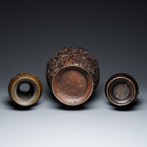 Six brûle-parfums et vases en bronze, Japon, Edo/Meiji, 18/19ème — photo 13