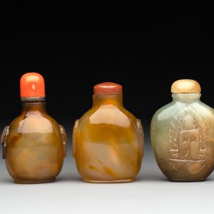 Six Chinese agate, jade and glass snuff bottles, 19/20th C. — photo 11