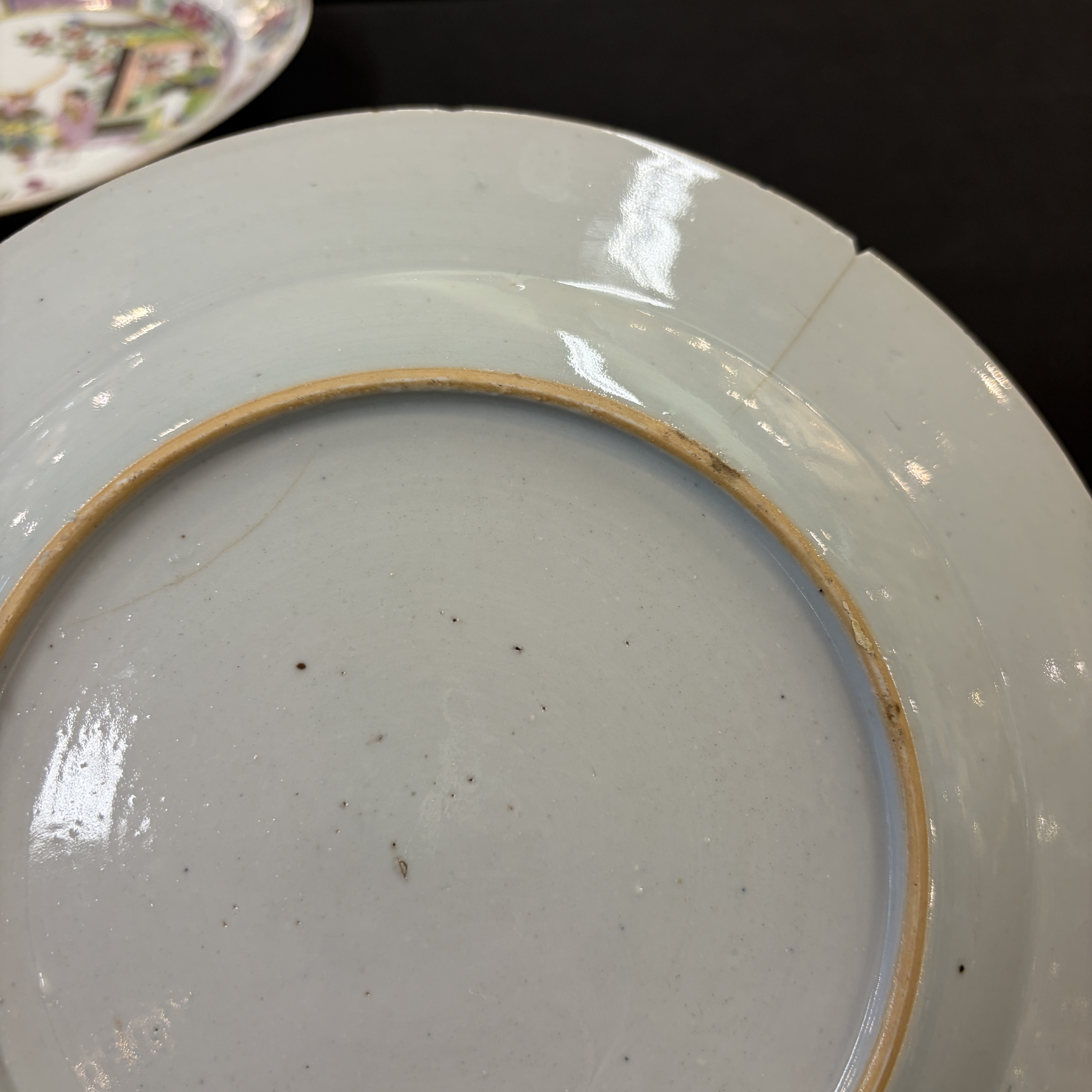 Six Chinese and French famille rose, verte and Imari-style wares — 照片 20