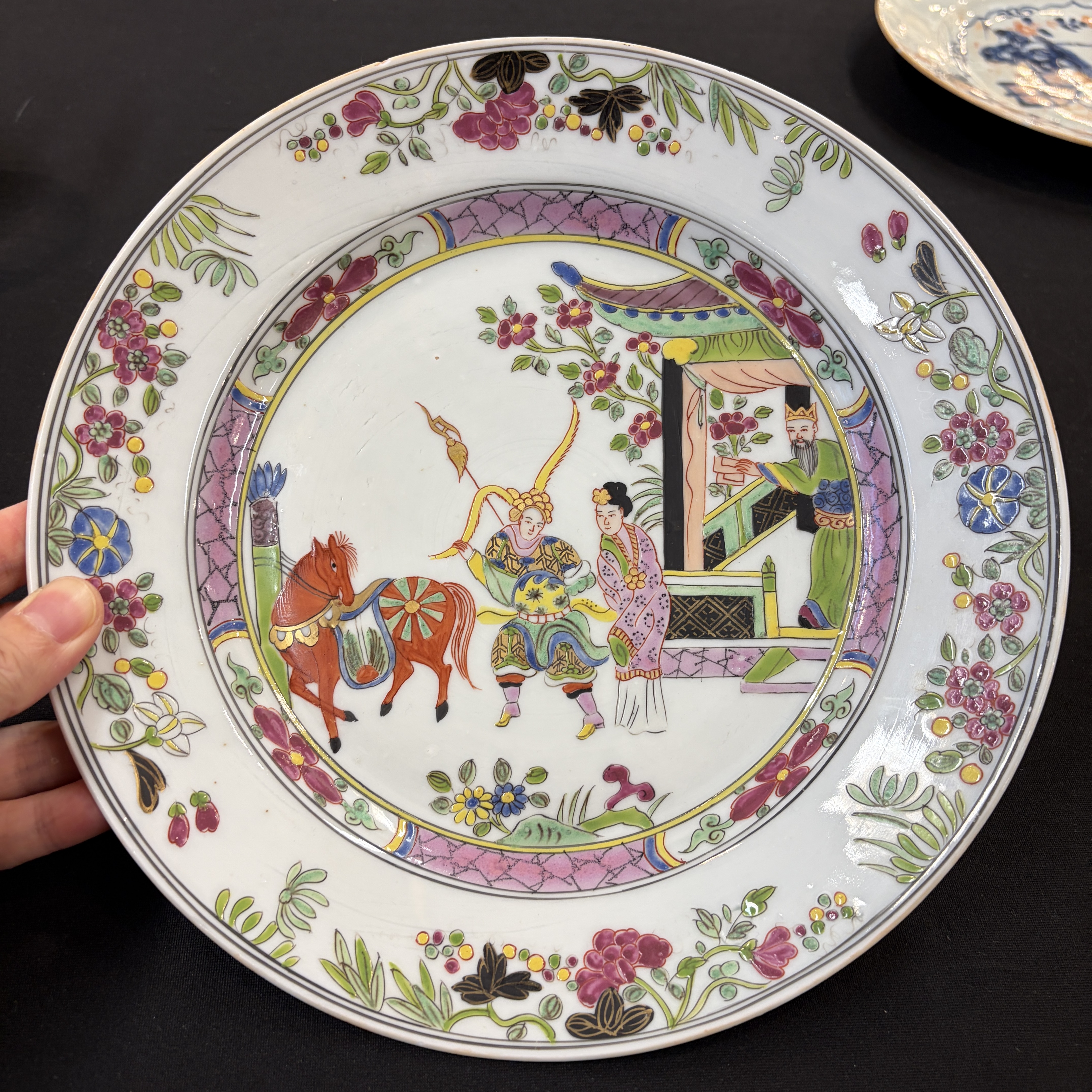 Six Chinese and French famille rose, verte and Imari-style wares — 照片 21