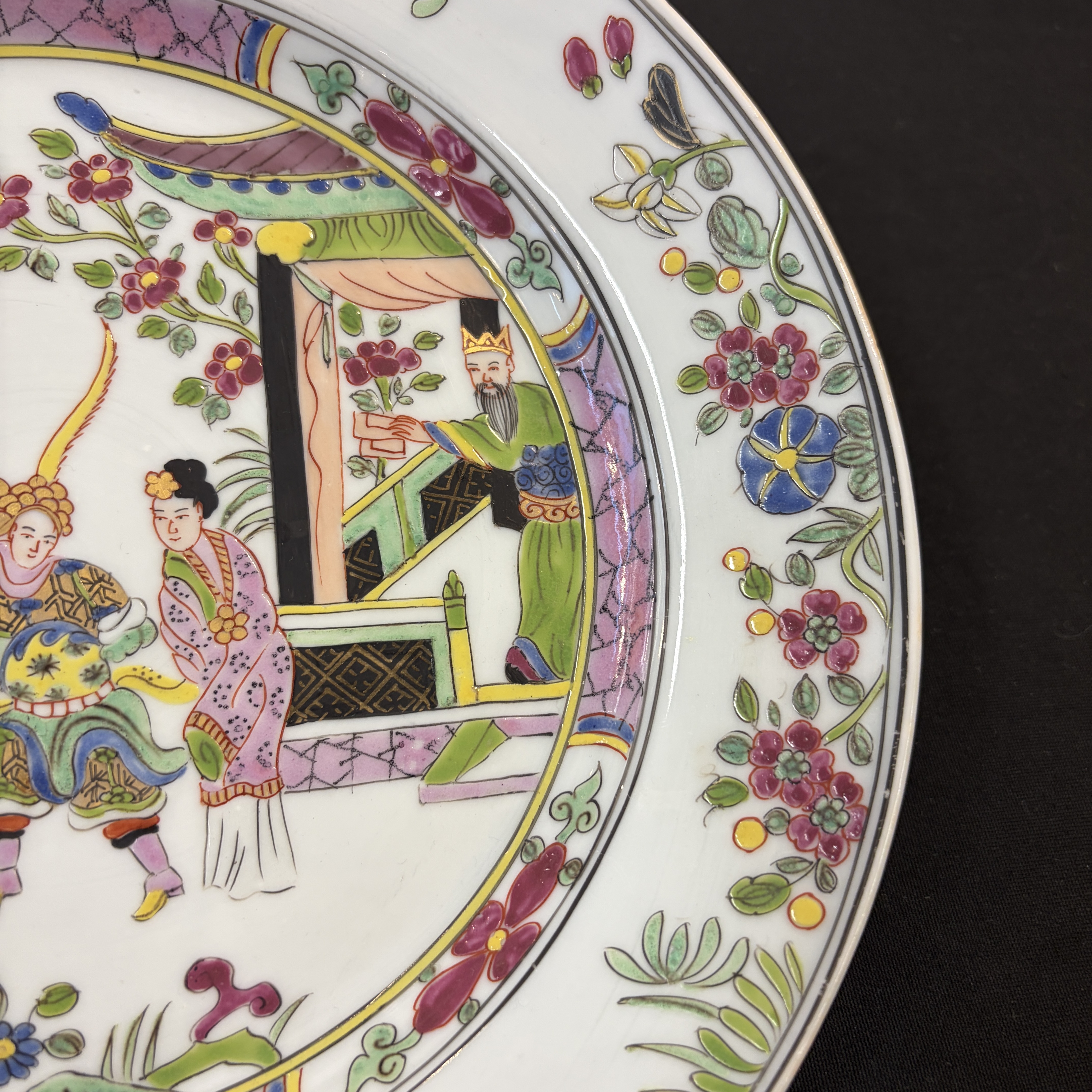 Six Chinese and French famille rose, verte and Imari-style wares — 照片 23