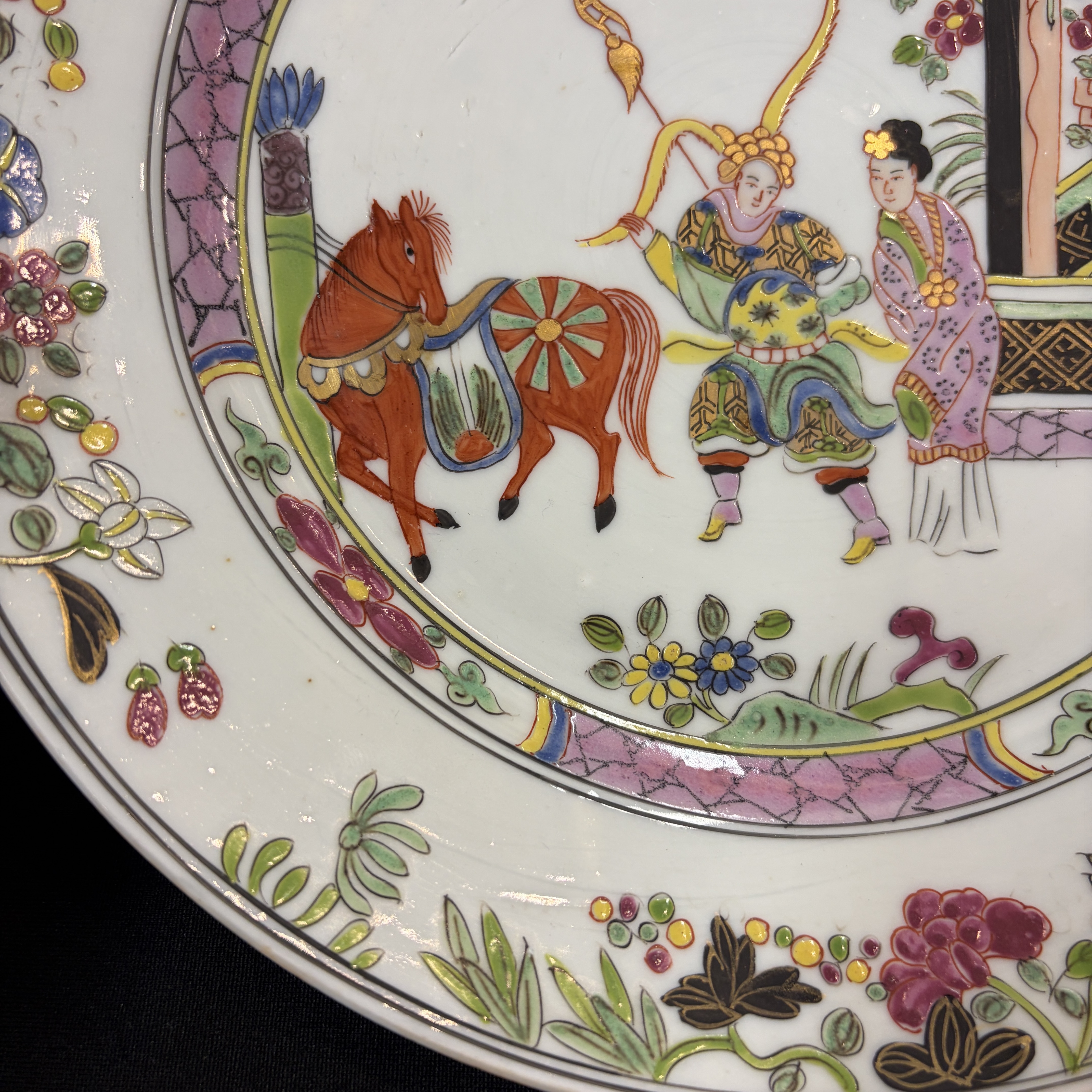 Six Chinese and French famille rose, verte and Imari-style wares — 照片 24