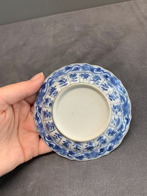 Six Chinese blue and white 'acupuncture' saucers, Kangxi — photo 8