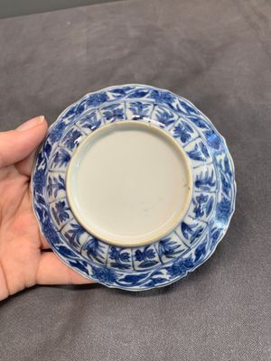 Six Chinese blue and white 'acupuncture' saucers, Kangxi — photo 10