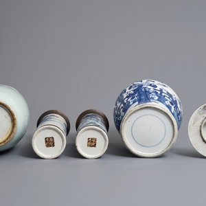 Six Chinese blue and white and famille rose vases, 19th C. — 照片 7