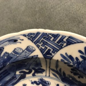 Six Chinese blue and white bowls on stands, Kangxi — 照片 6