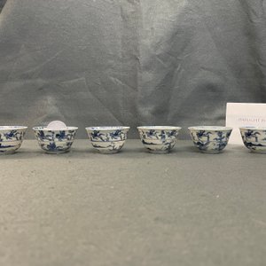 Six Chinese blue and white cups and eight saucers with horseriders, Kangxi — 照片 11
