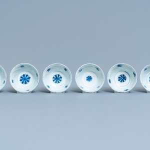 Six Chinese blue and white cups and saucers, Kangxi — 照片 8
