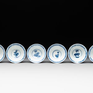 Six Chinese blue and white cups and saucers with floral design, Kangxi — photo 8