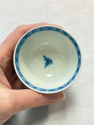 Six Chinese blue and white cups and seven saucers, 18/19th C. — photo 24