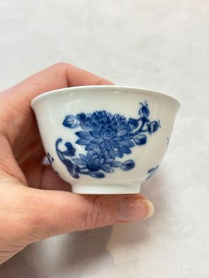 Six Chinese blue and white cups and seven saucers, 18/19th C. — photo 26
