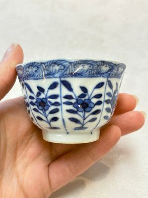 Six Chinese blue and white cups and seven saucers, 18/19th C. — photo 35