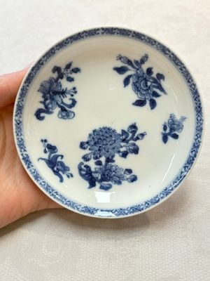 Six Chinese blue and white cups and seven saucers, 18/19th C. — photo 46