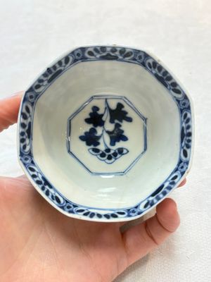 Six Chinese blue and white cups and seven saucers, 18/19th C. — photo 5
