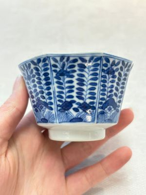 Six Chinese blue and white cups and seven saucers, 18/19th C. — photo 9