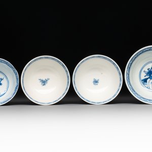 Six Chinese blue and white cups and seven saucers, 18/19th C. — photo 10