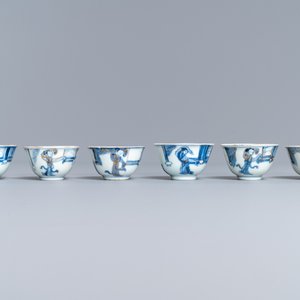 Six Chinese blue and white cups and seven saucers with gilded design, Kangxi/Yongzheng — 照片 4