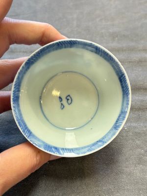 Six Chinese blue and white cups and ten saucers, Kangxi — 照片 31
