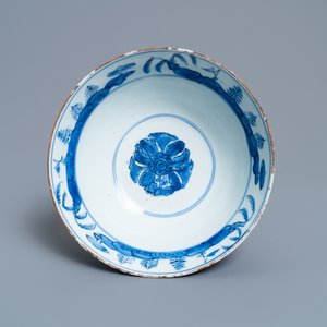 Six Chinese blue and white cups, six saucers and a bowl, Ming and Kangxi — photo 6