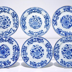 Six Chinese blue and white export porcelain “Pompadour” plates, Qianlong — photo 1