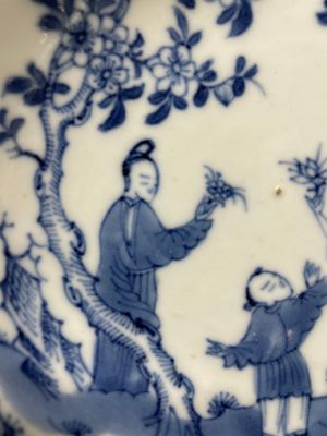 Six Chinese blue and white 'floral' bowls, a pair of dishes, a saucer and an iron-red-decorated plate, Qianlong — photo 16