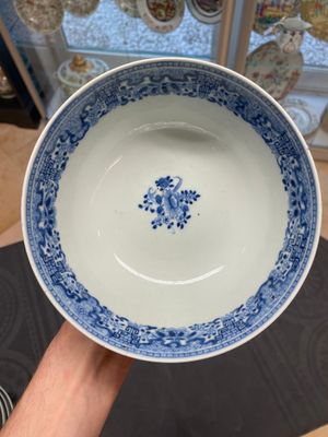 Six Chinese blue and white 'floral' bowls, a pair of dishes, a saucer and an iron-red-decorated plate, Qianlong — photo 23