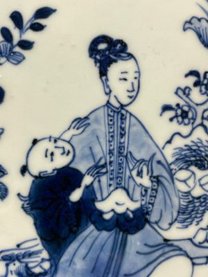 Six Chinese blue and white 'floral' bowls, a pair of dishes, a saucer and an iron-red-decorated plate, Qianlong — photo 3