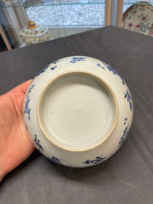 Six Chinese blue and white 'floral' bowls, a pair of dishes, a saucer and an iron-red-decorated plate, Qianlong — photo 35