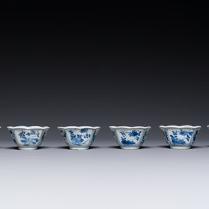 Six Chinese blue and white flower-shaped 'sanduo' cups and saucers, lingzhi mark, Kangxi — 照片 2