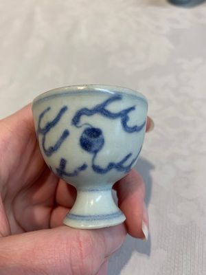 Six Chinese blue and white 'Hatcher cargo' stem cups with dragons, Transitional period — photo 19