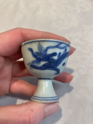 Six Chinese blue and white 'Hatcher cargo' stem cups with dragons, Transitional period — photo 22