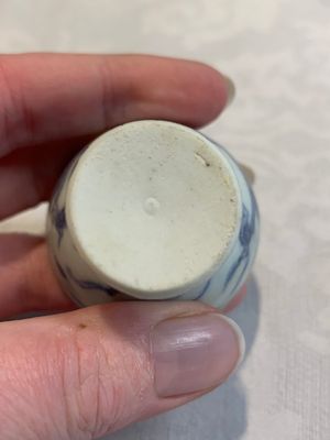 Six Chinese blue and white 'Hatcher cargo' stem cups with dragons, Transitional period — photo 6