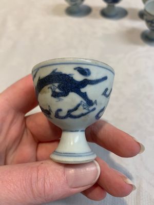 Six Chinese blue and white 'Hatcher cargo' stem cups with dragons, Transitional period — photo 8
