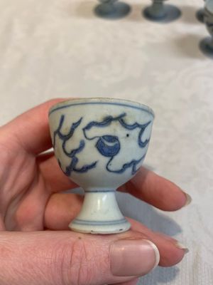 Six Chinese blue and white 'Hatcher cargo' stem cups with dragons, Transitional period — photo 9