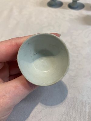 Six Chinese blue and white 'Hatcher cargo' stem cups with dragons, Transitional period — photo 10