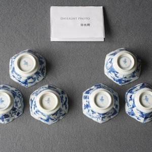 Six Chinese blue and white hexagonal cups and saucers, Kangxi — 照片 11