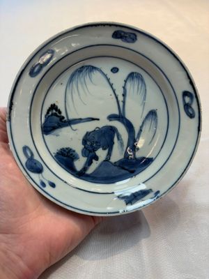 Six Chinese blue and white ko-sometsuke 'ox' plates for the Japanese market, late Ming — foto 1
