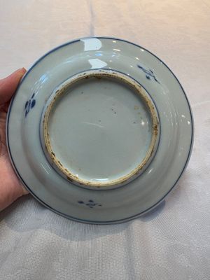 Six Chinese blue and white ko-sometsuke 'ox' plates for the Japanese market, late Ming — foto 2