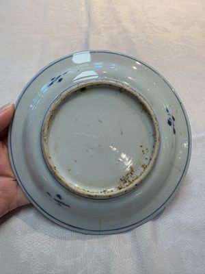 Six Chinese blue and white ko-sometsuke 'ox' plates for the Japanese market, late Ming — foto 6