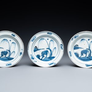 Six Chinese blue and white ko-sometsuke 'ox' plates for the Japanese market, late Ming — foto 2